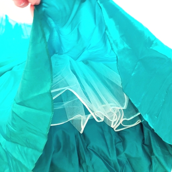 Sherri Hill green, long formal dress 2 - Picture 15 of 16